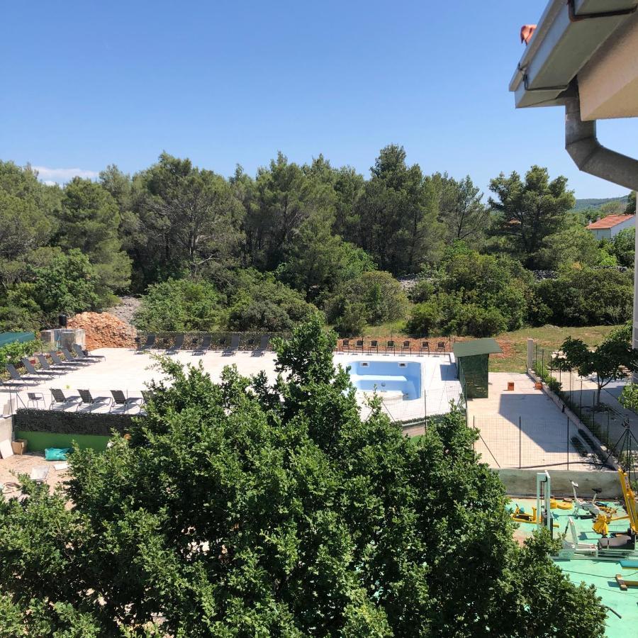 Lipovac Resort Ficus Bilice Extérieur photo