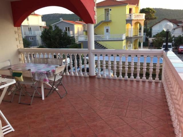 Lipovac Resort Ficus Bilice Extérieur photo